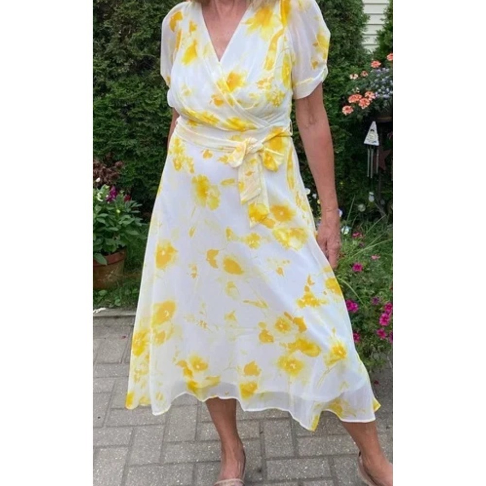 DKNY Women's Yellow Floral Chiffon Faux Wrap Dress Size 10 Short Sleeve Cottage